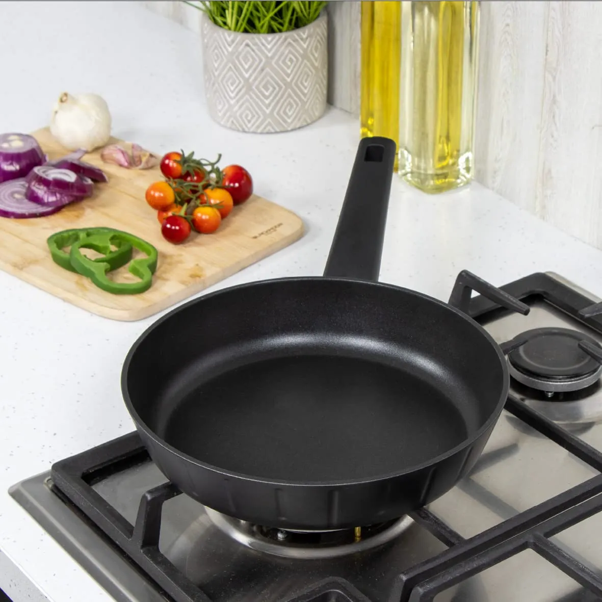 Blackmoor Neuvo Frying Pans/Black Non-Stick 5 Layer Cookware/All Hob Types Including Induction, Gas and Electric / 100% Recycled Body & Soft Grip Handle (24cm)