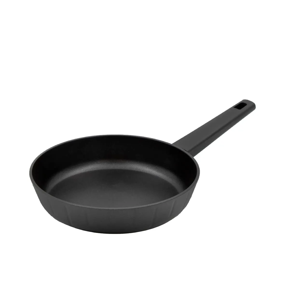 Blackmoor Neuvo Frying Pans/Black Non-Stick 5 Layer Cookware/All Hob Types Including Induction, Gas and Electric / 100% Recycled Body & Soft Grip Handle (24cm)