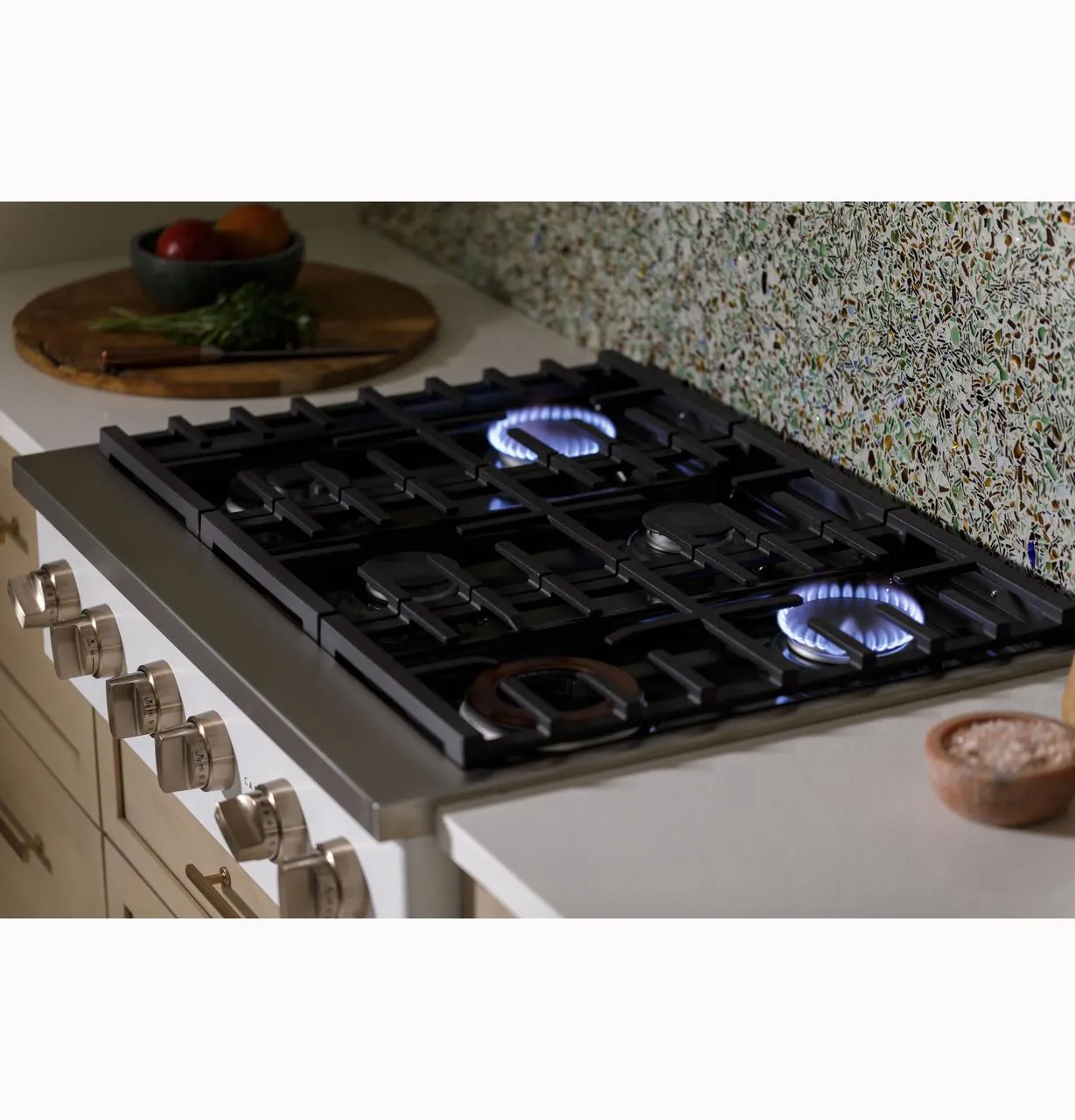 Cafe CGU366P2TS1 Caf(eback)™ 36" Commercial-Style Gas Rangetop with 6 Burners (Natural Gas)