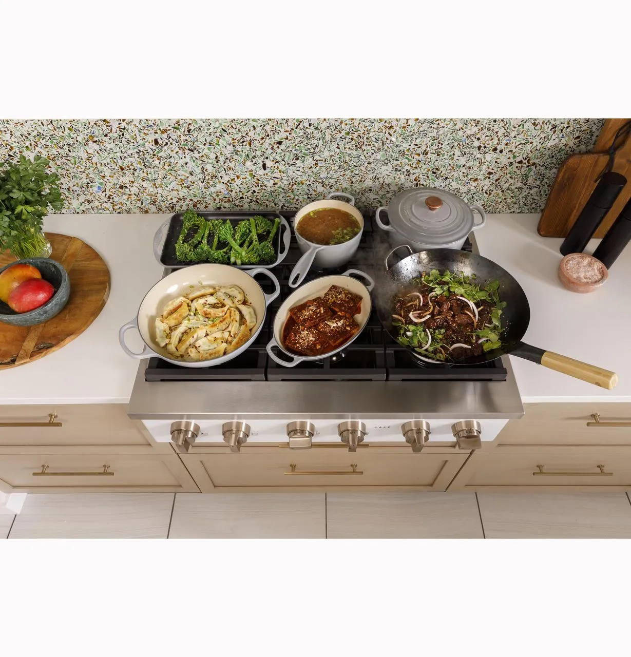 Cafe CGU366P2TS1 Caf(eback)™ 36" Commercial-Style Gas Rangetop with 6 Burners (Natural Gas)