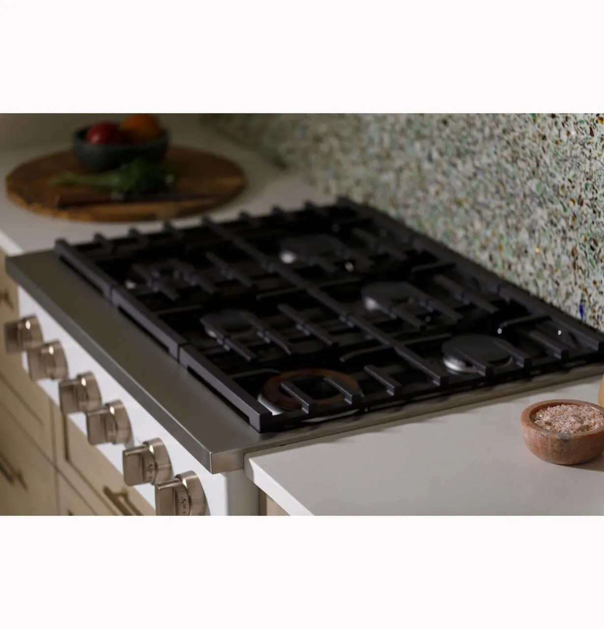 Cafe CGU366P2TS1 Caf(eback)™ 36" Commercial-Style Gas Rangetop with 6 Burners (Natural Gas)