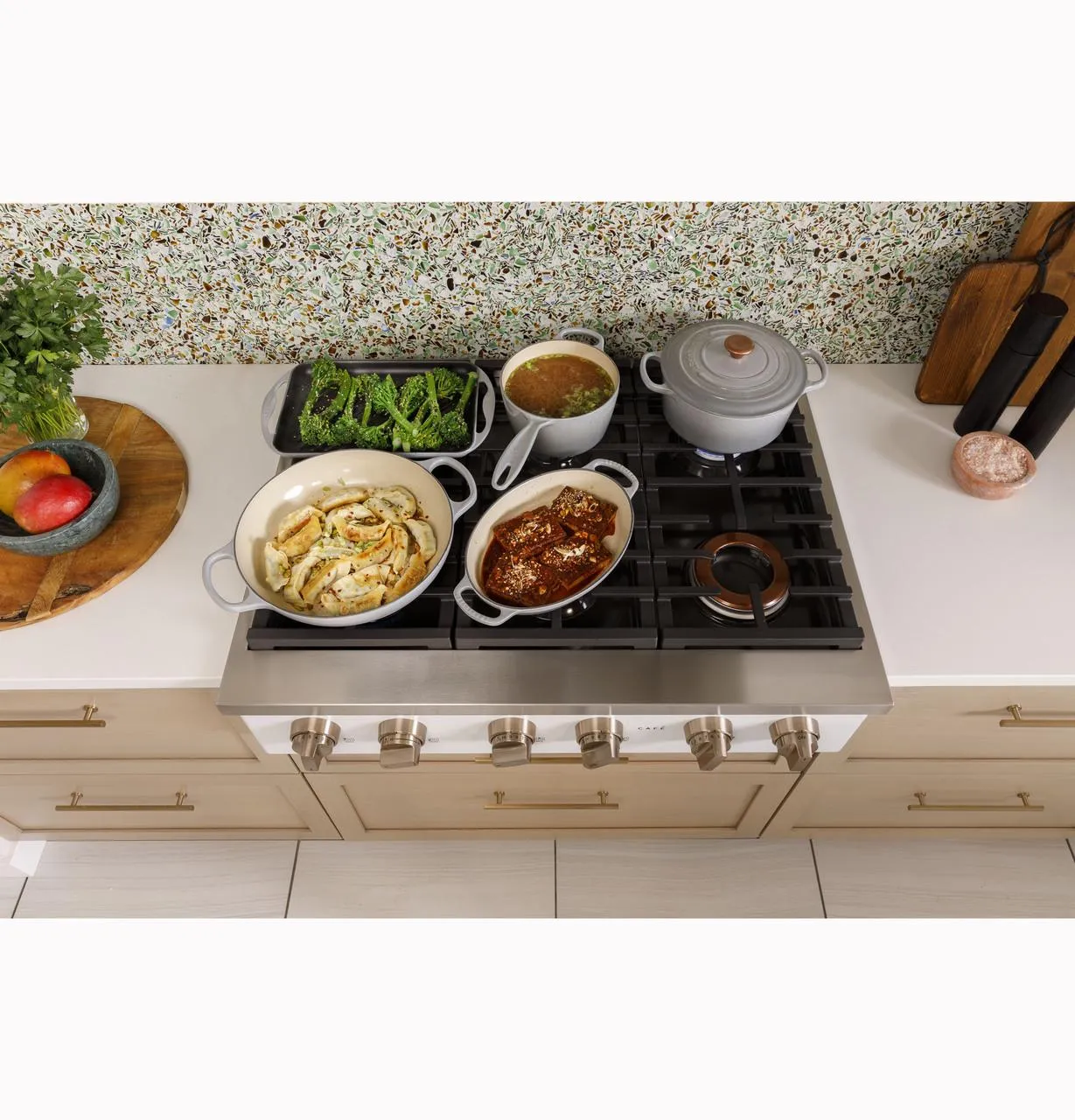 Cafe CGU366P2TS1 Caf(eback)™ 36" Commercial-Style Gas Rangetop with 6 Burners (Natural Gas)