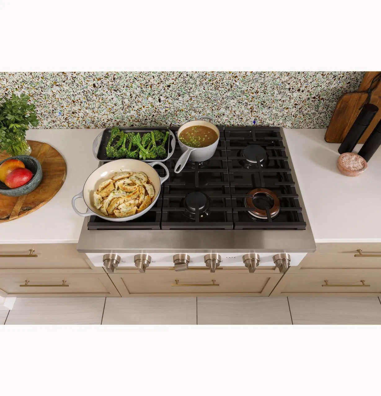 Cafe CGU366P2TS1 Caf(eback)™ 36" Commercial-Style Gas Rangetop with 6 Burners (Natural Gas)