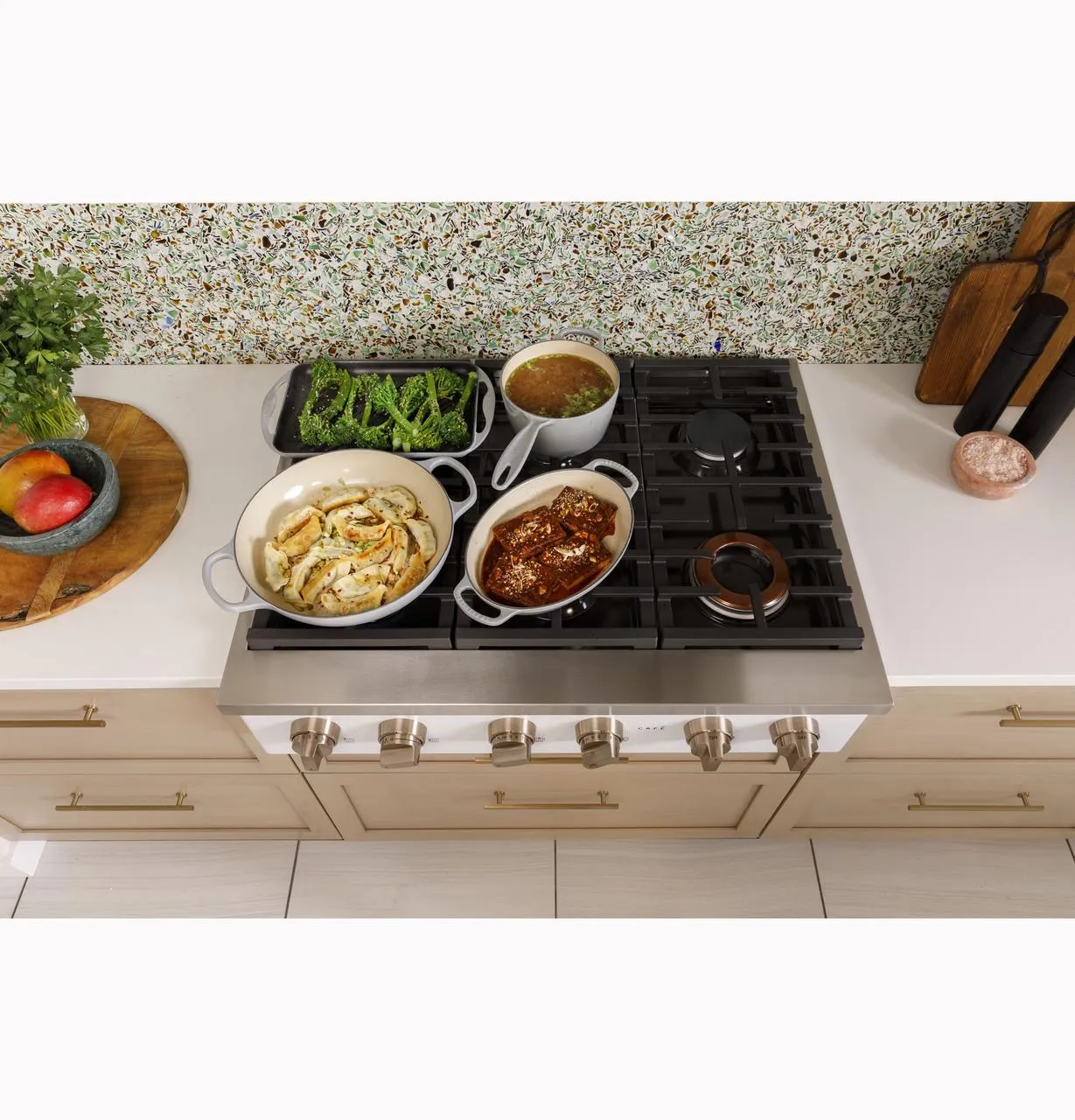 Cafe CGU366P2TS1 Caf(eback)™ 36" Commercial-Style Gas Rangetop with 6 Burners (Natural Gas)