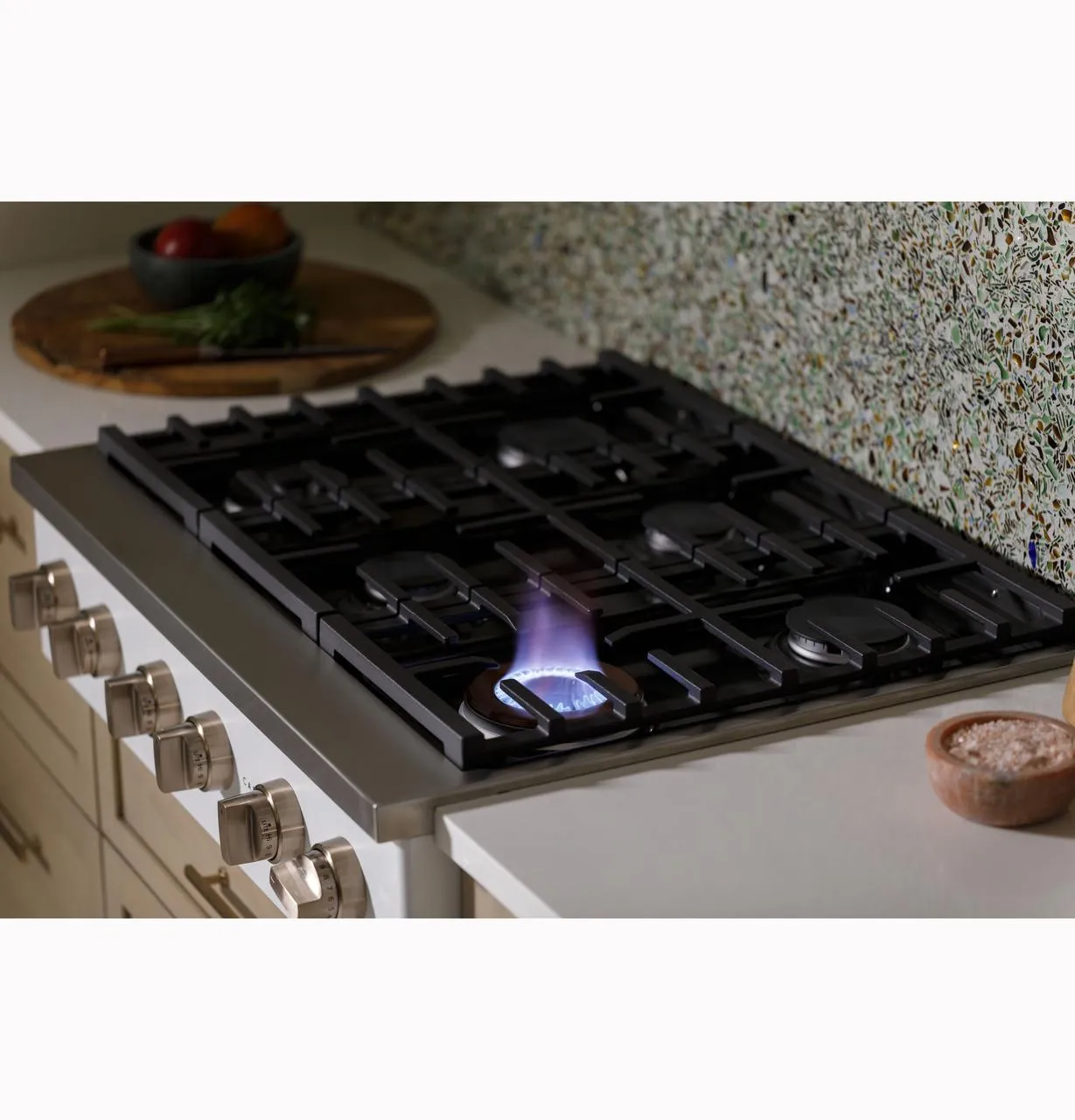 Cafe CGU366P2TS1 Caf(eback)™ 36" Commercial-Style Gas Rangetop with 6 Burners (Natural Gas)