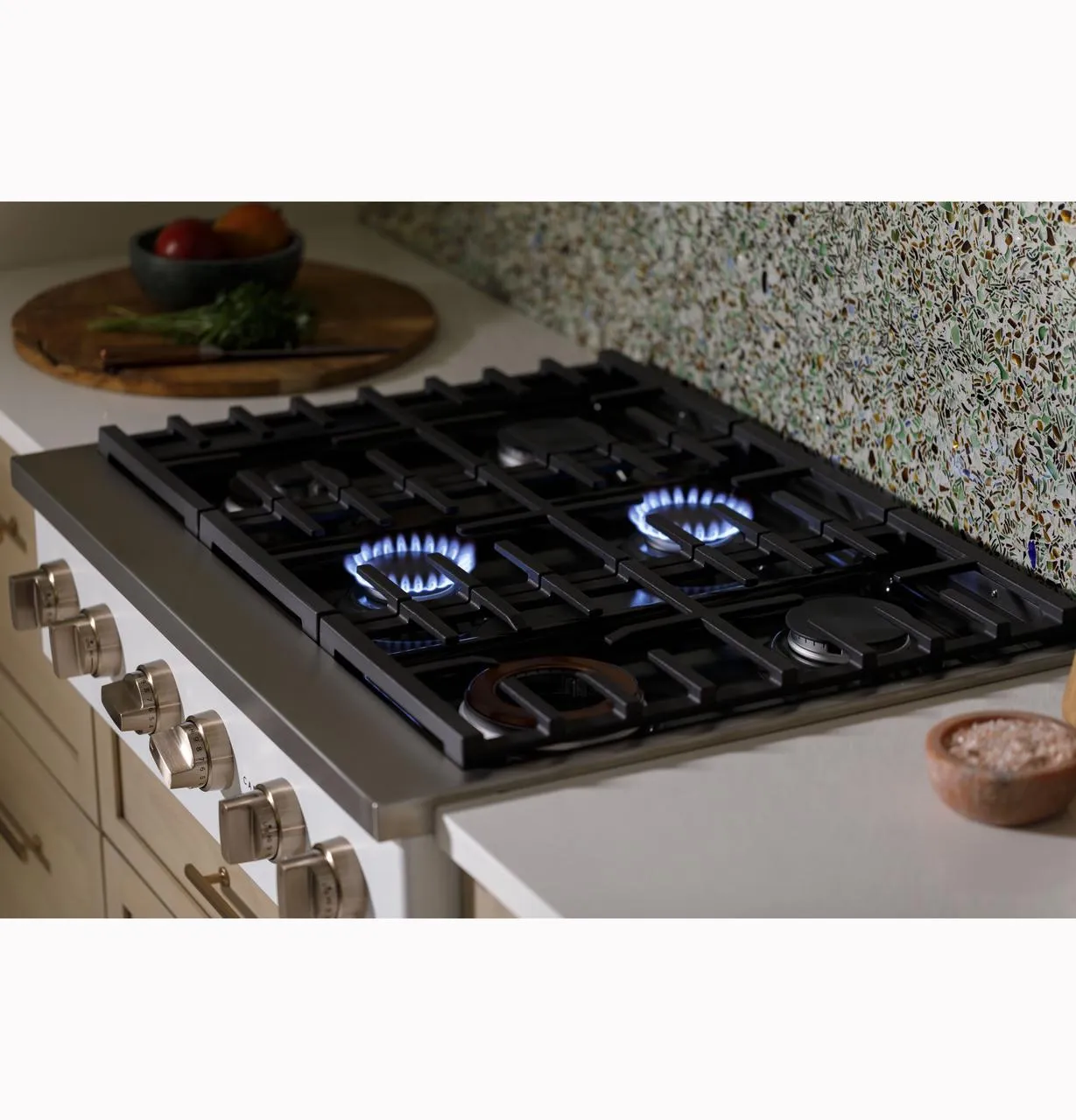 Cafe CGU366P2TS1 Caf(eback)™ 36" Commercial-Style Gas Rangetop with 6 Burners (Natural Gas)