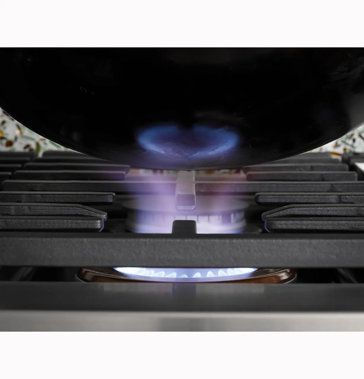 Cafe CGU486P2TS1 Caf(eback)™ 48" Commercial-Style Gas Rangetop with 6 Burners and Integrated Griddle (Natural Gas)