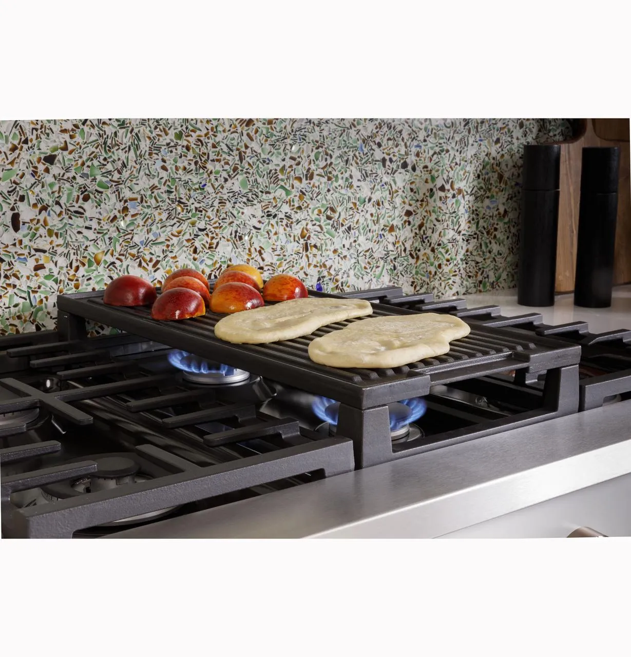 Cafe CGU486P2TS1 Caf(eback)™ 48" Commercial-Style Gas Rangetop with 6 Burners and Integrated Griddle (Natural Gas)