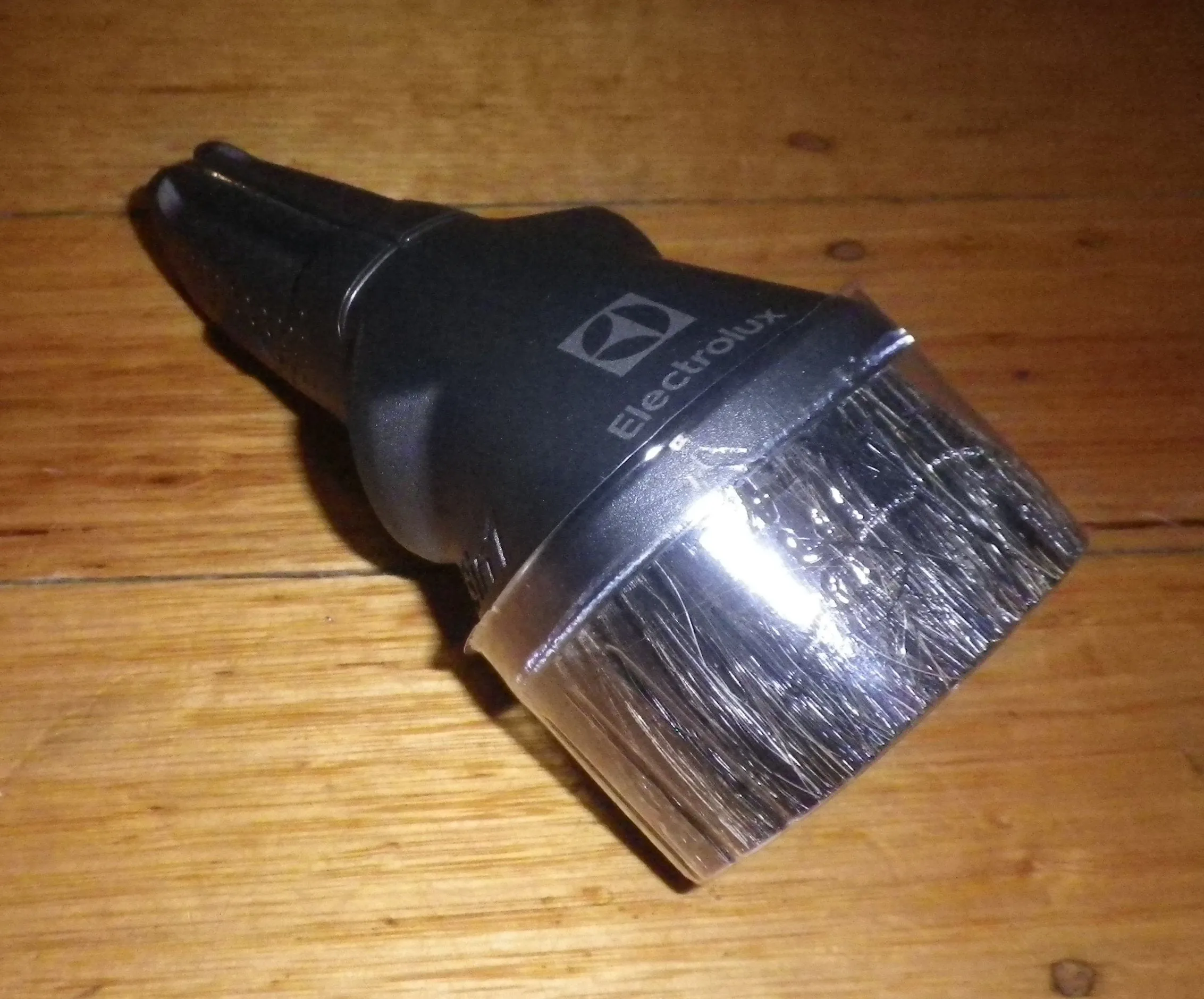 Electrolux AeroPro 2G Passive Vacuum 3-in-1 Floor Brush Nozzle - Part # ZE117