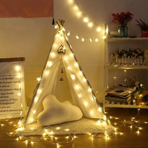 Enchanting LED Snowflake String Lights – Perfect for Festive Home Décor