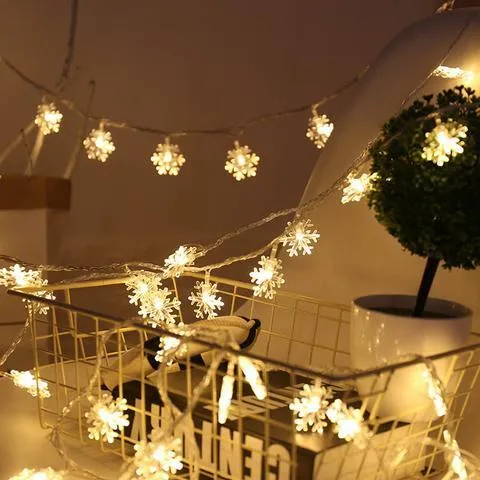 Enchanting LED Snowflake String Lights – Perfect for Festive Home Décor