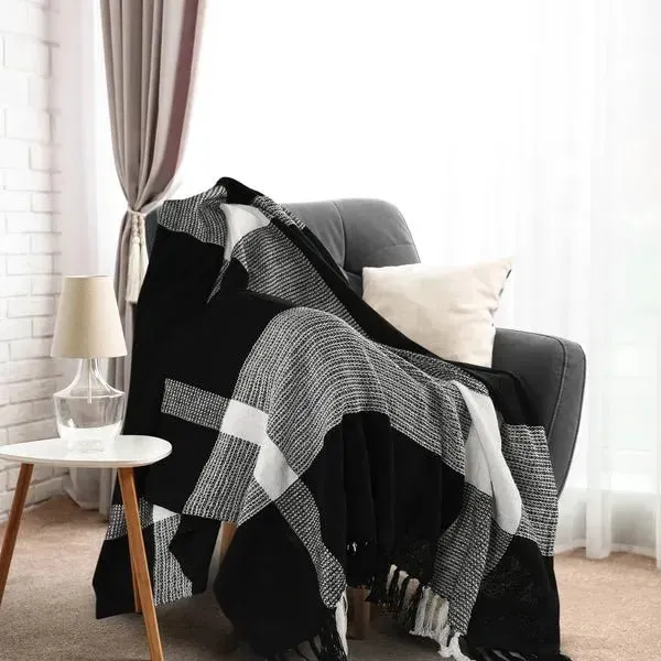 Highland 80272BWT Black/White Throw Blanket