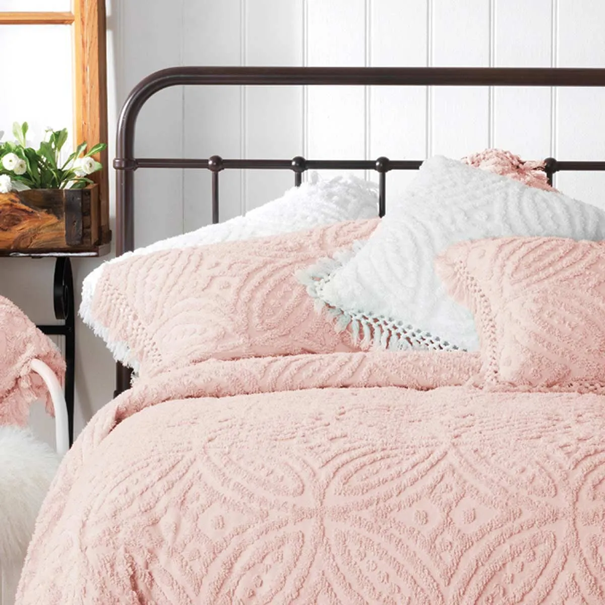 Kalia Pink Bedspread Set by Bianca